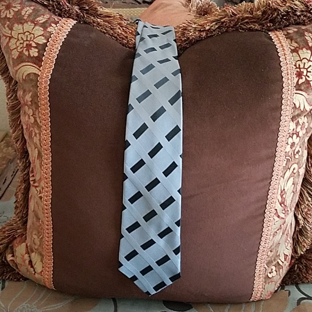 Nicole Miller Men's  tie